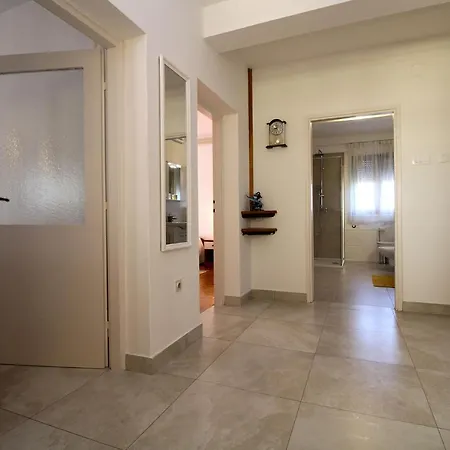 Mirjana 1906 Apartment