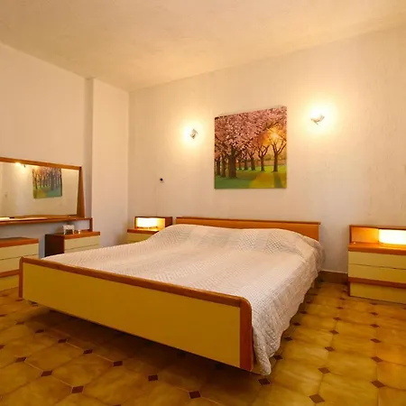 Apartment Mirjana 1906 Muntic