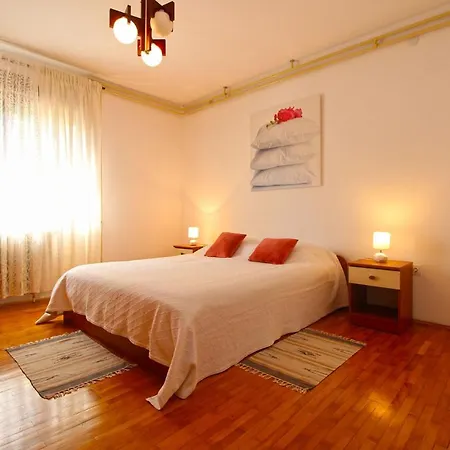 Apartment Mirjana 1906